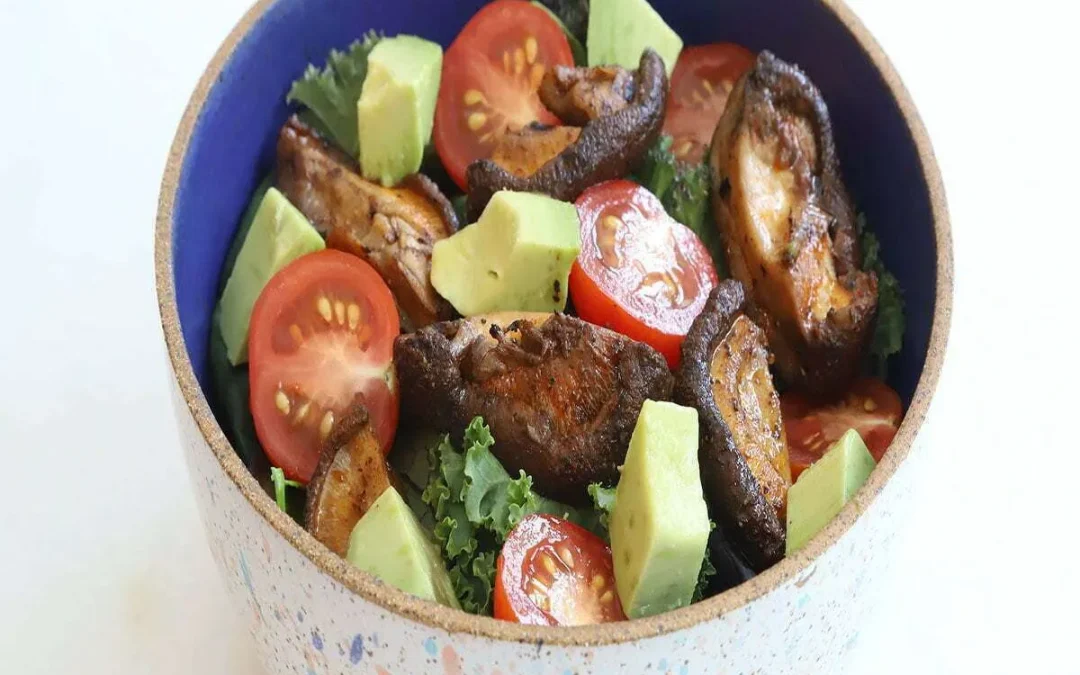 Mushroom BLT Salad