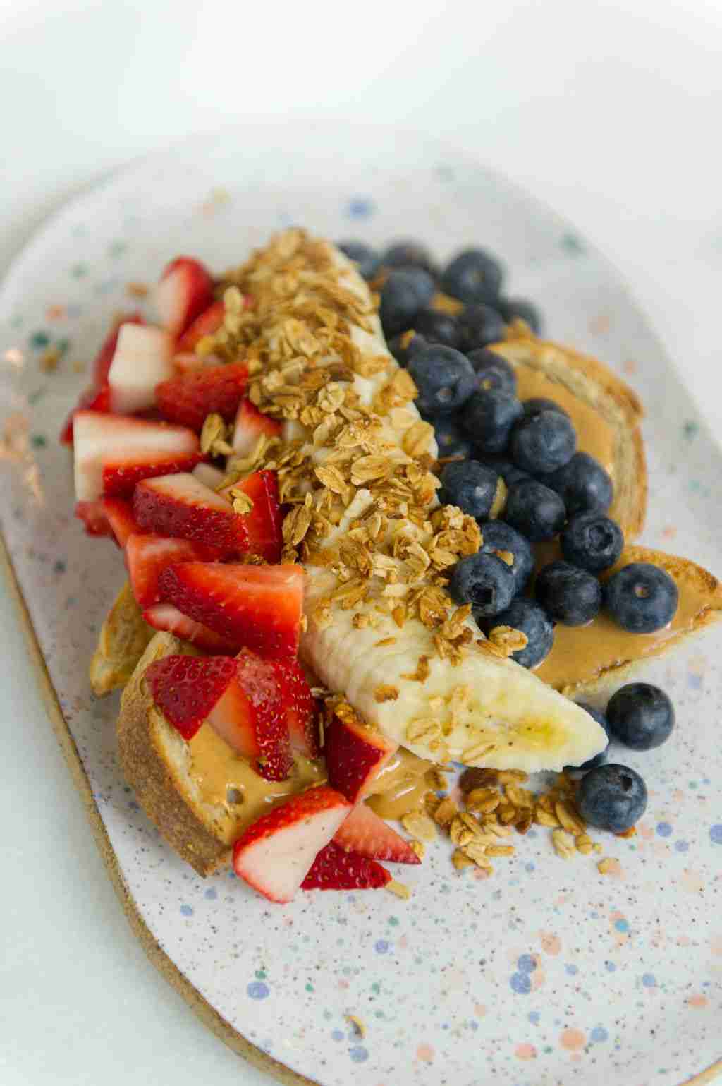 paradeco-st-Petersburg-fl-st-pete-pier-sweet-toast-peanut-butter-fruit-banana-strawberry-blueberry-cinnamon-vermont-maple-syrup-gluten-free-vegan copy